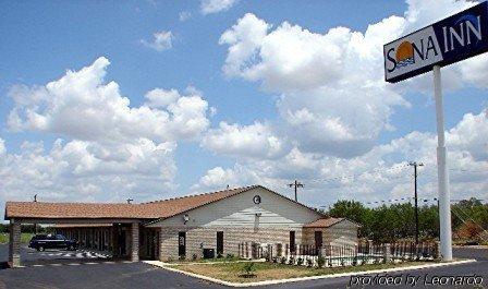 Sona Inn Dilley ภายนอก รูปภาพ